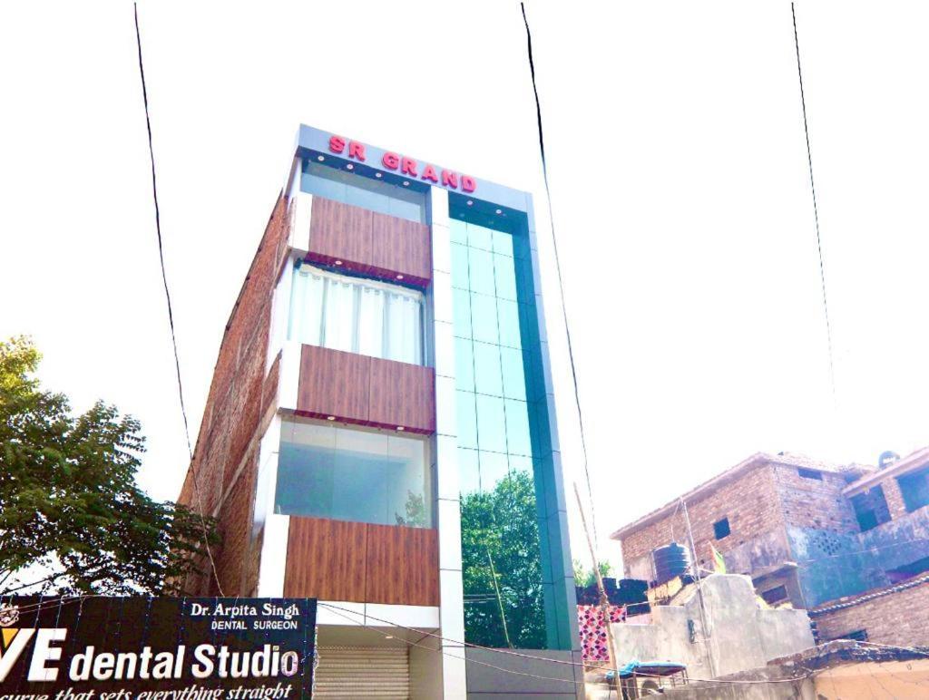 Hotel Sr Grand Gorakhpur Exteriér fotografie