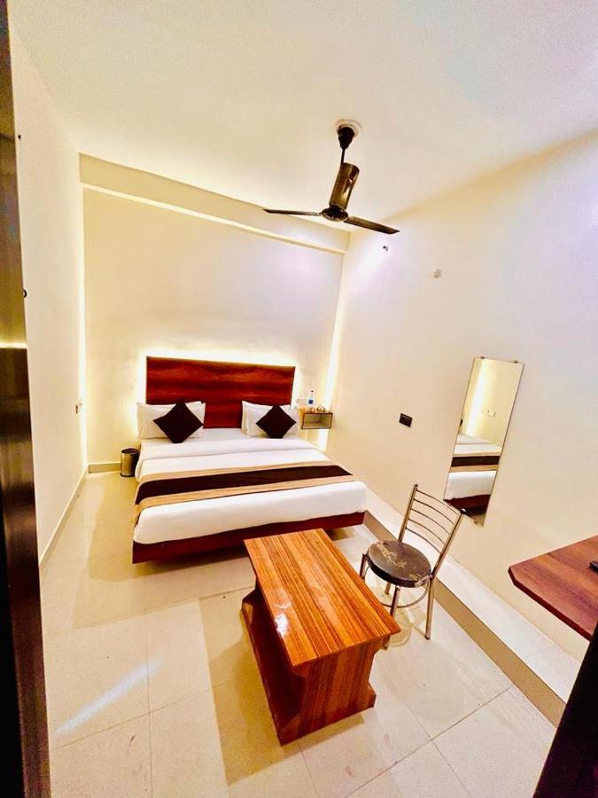 Hotel Sr Grand Gorakhpur Exteriér fotografie