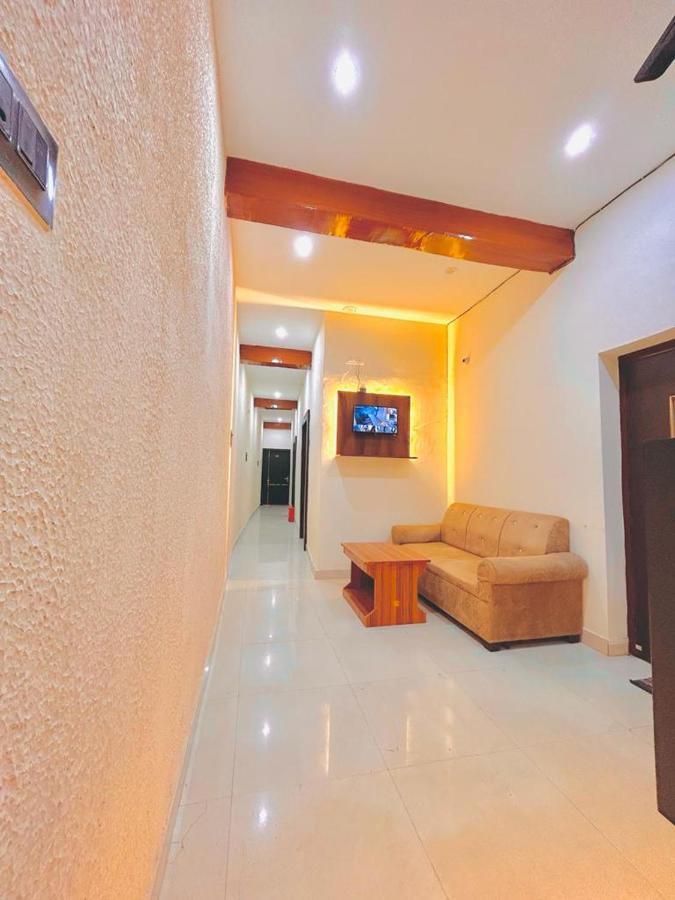 Hotel Sr Grand Gorakhpur Exteriér fotografie